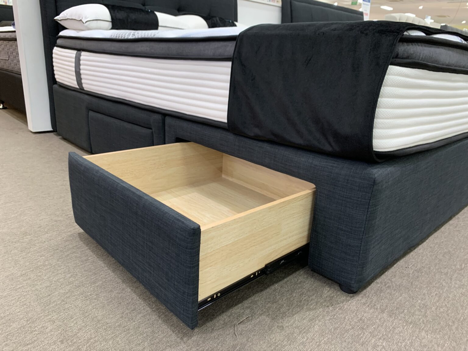 4 DRAWER STORAGE BASE + BEDHEAD Sleep King